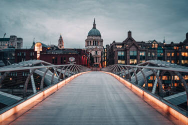 CreateYourLight Theme 9 "Shooting in Low Light" asset